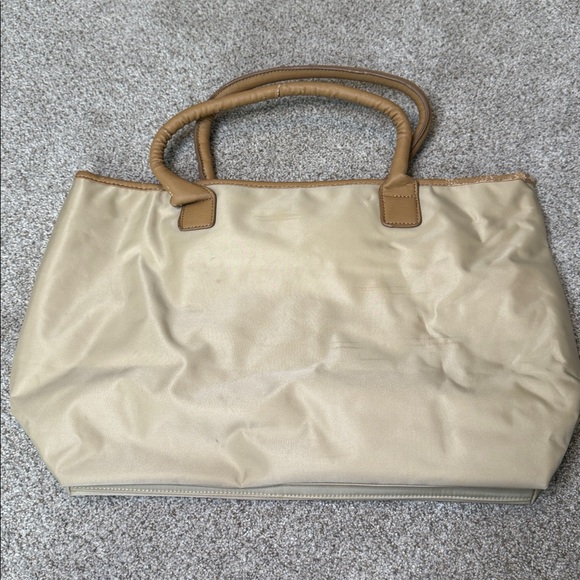 Tory Burch | Ella Recycled Nylon Material Tote Bag in Tan & Cream - Picture 5 of 14